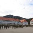 Pilot de legendă, survolând colegiul militar, la final de carieră