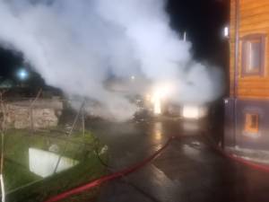 Pompierii s-au luptat cu succes pentru a salva o școală după ce un incendiu a izbucnit în clădirea centralei
