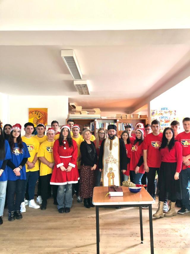 Voluntariat la Colegiul ,,Andronic Motrescu”, în prag de sărbători