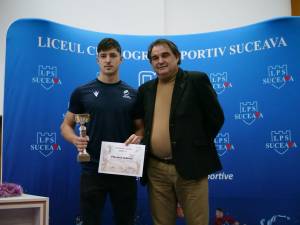Fost campion al României de 9 ori, Ovidiu Slușariuc a venit să-i premieze pe rugbștii de la LPS Suceava