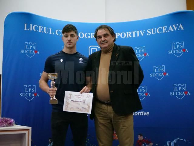 Fost campion al României de 9 ori, Ovidiu Slușariuc a venit să-i premieze pe rugbștii de la LPS Suceava