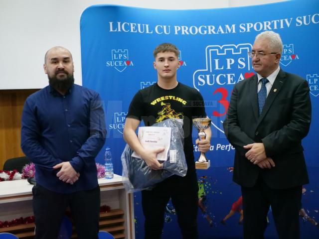 Iustin Vodă a fost premiat de fostul campion George Rotari