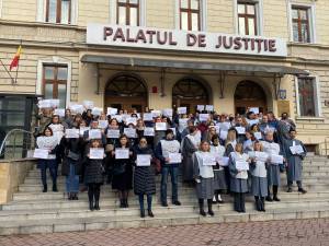 O nouă zi de protest pentru consilierii de probațiune din Suceava