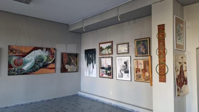 La Galeria de Artă „Ion Irimescu” Suceava s-a deschis expoziția de grup a membrilor Filialei Suceava a Uniunii Artiștilor Plastici (UAP)