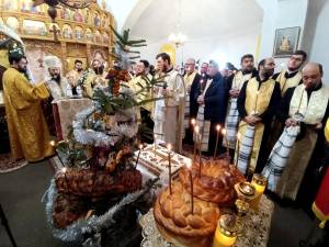 Înmormântarea părintelui Ionuț Silvestru Țurcă- imagine din Biserica Sf. Gheorghe