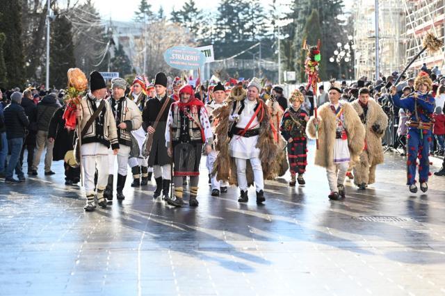 Peste 30 de grupuri vor participa la parada obiceiurilor de iarnă din Suceava de pe 27 decembrie