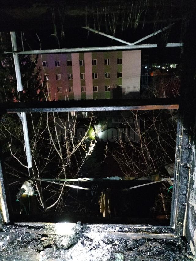 Incendiu într-un bloc de garsoniere de pe strada Jean Bart