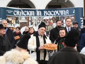 Mii de suceveni au participat la Suceava la cel mai mare festival internațional al obiceiurilor de iarnă