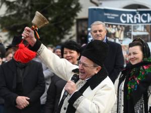 Gheorghe Flutur i-a urat pe suceveni la parada obiceiurilor de iarnă de la Suceava