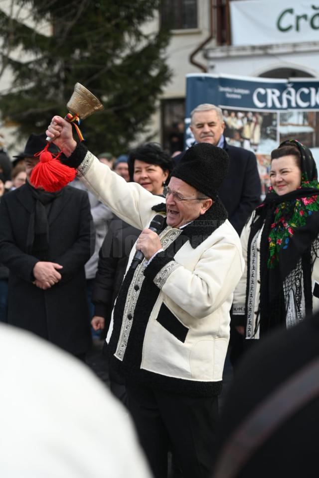 Gheorghe Flutur i-a urat pe suceveni la parada obiceiurilor de iarnă de la Suceava