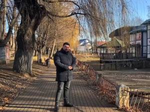 Primarul din Rădăuți, Bogdan Loghin, propune amenajarea unei grădini japoneze în parcul de la lac