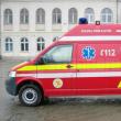 Un muncitor de la salubrizare, rănit de un coleg după ce s-a dezechilibrat și a căzut de pe ...