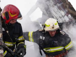 Pompieri în acțiune (fotografie generică)