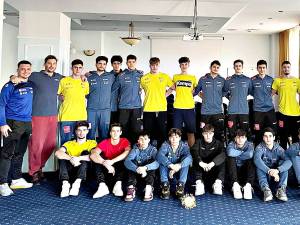 Opt suceveni sunt prezenti in delegatia echipei nationale de handbal juniori a Romaniei la turneul de calificare de la Viena
