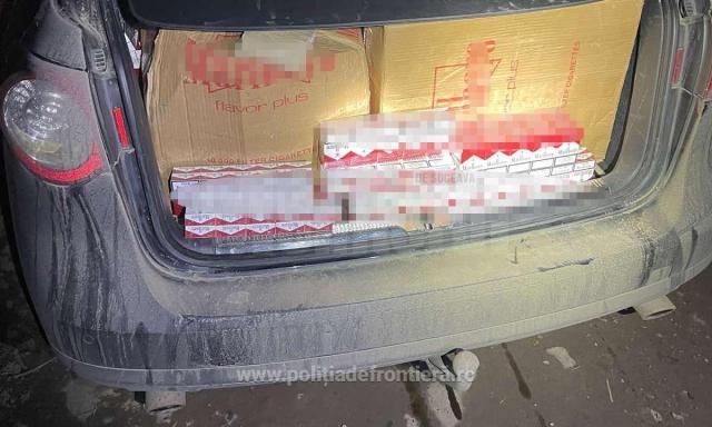 Mașină cu peste 7.000 de pachete cu țigări de contrabandă, abandonată după o urmărire