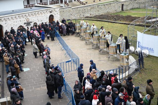 Botezul Domnului, la Mănăstirea ”Sf. Ioan cel Nou de la Suceava”