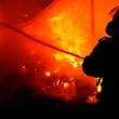 O femeie a suferit un atac de panică în timpul unui incendiu care i-a cuprins gospodăria