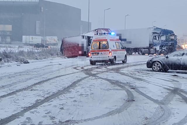 Tânăr de 22 de ani, din Suceava, mort după ce un vehicul greu a intrat, pe contrasens, în autoturismul său