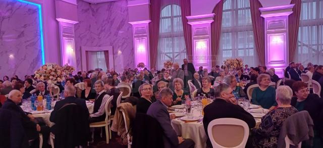 Peste 600 de pensionari suceveni au sărbătorit un al doilea revelion după cel de acasă