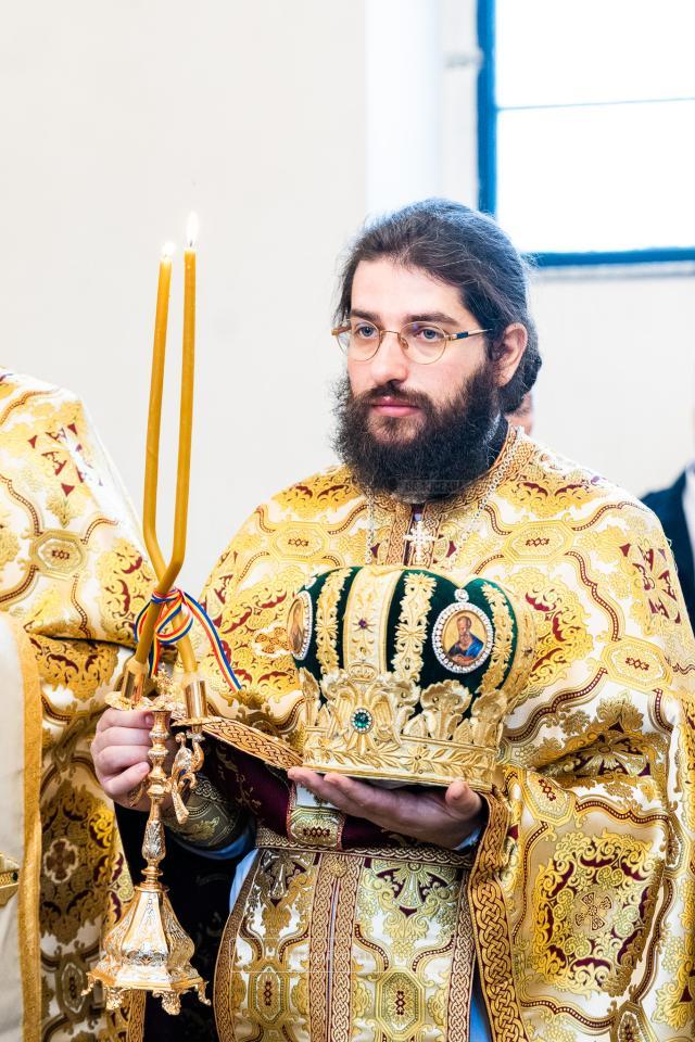 Liturghie arhierească la doi ani de la redeschiderea Mănăstirii Arbore