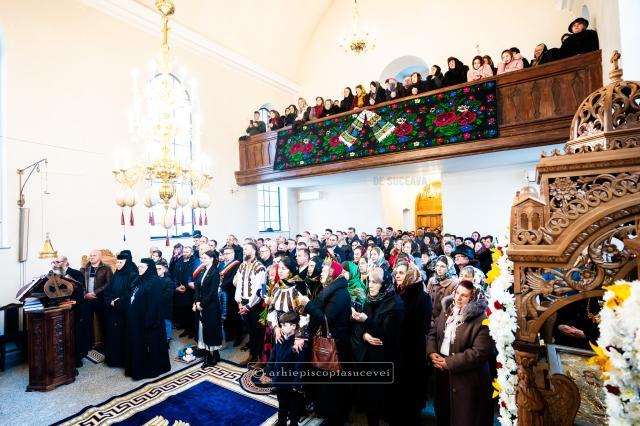 Liturghie arhierească la doi ani de la redeschiderea Mănăstirii Arbore