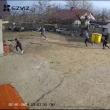 Zece persoane reținute după o bătaie cu pari și furci la Șcheia