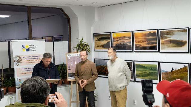 Expoziția „Bucovina pe Dealuri Neumblate”, la Galeria Zamca din Suceava