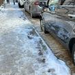 Zeci de autoturisme „captive” în gheață după o avarie la rețeaua de apă