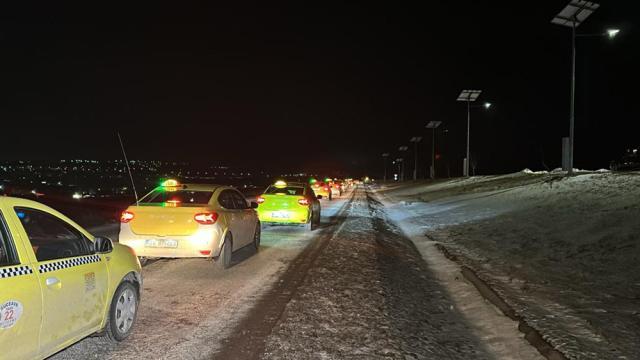 Coloana de taximetriști