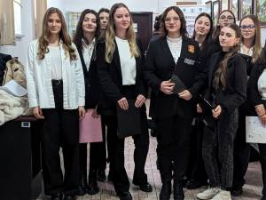 Elevi ai Colegiului Național de Informatică „Spiru Haret” au sărbătorit Ziua Culturii Naționale la Biblioteca Bucovinei
