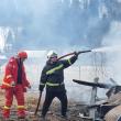 O casă de vacanță a fost complet distrusă de un incendiu