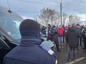 Vama Siret, blocată din nou de fermieri