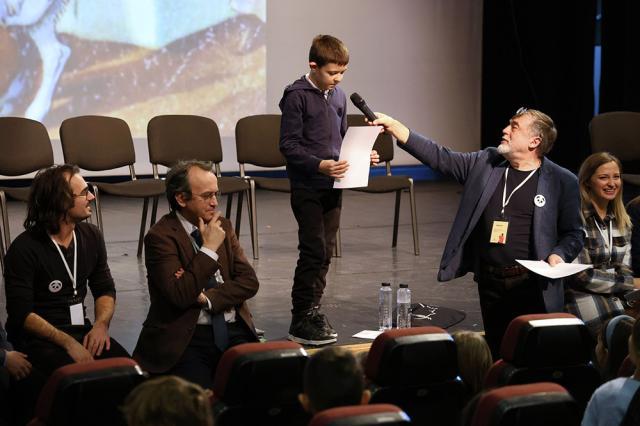 Lecturi din poeziile lui Matei Vișniec, dar și recitări din Eminescu, pe scena TMMVS, de Ziua Culturii. Foto Amedeia Vitega