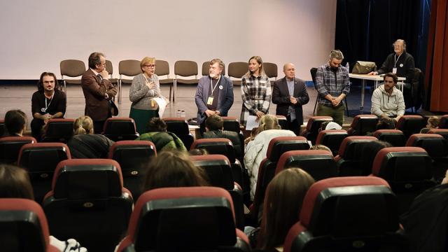 Lecturi din poeziile lui Matei Vișniec, dar și recitări din Eminescu, pe scena TMMVS, de Ziua Culturii. Foto Amedeia Vitega