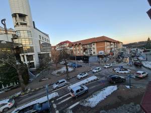 Peste 100 de taximetriști au protestat în Suceava