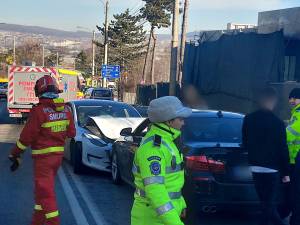 Accidentul de pe Calea Unirii, provocat de un tânăr de 24 de ani, la volanul unei Tesla