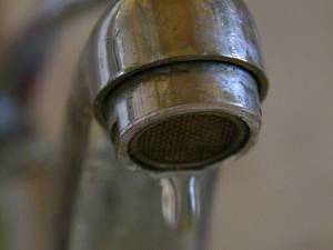 Peste jumătate din municipiul Fălticeni rămâne astăzi fără apă la robinete