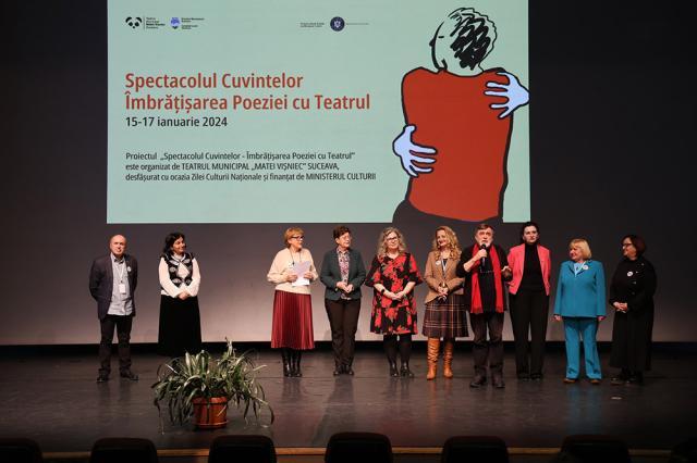 Concursul de interpretare poezii s-a desfășurat în sala teatrului și a cuprins trei secțiuni