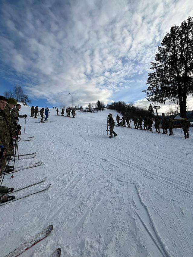 Instrucție pe schiuri, pentru elevii militari câmpulungeni