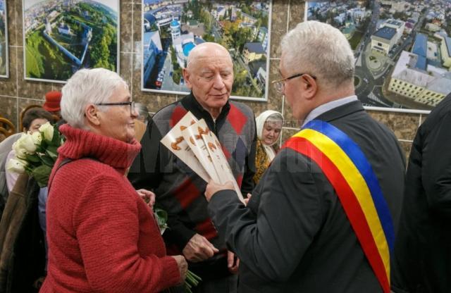 40 de Cupluri de Aur sărbătorite la sediul Primăriei Suceava, la împlinirea a 50 de ani de căsătorie