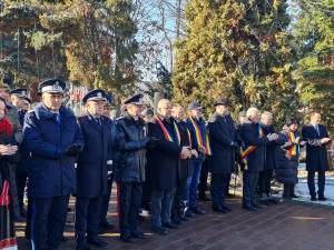 Hora Unirii, ceremonial religios și militar și depuneri de coroane, la Suceava, la 165 de ani de la Mica Unire