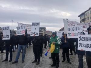 Aproape 100 de suceveni au protestat contra liderului AUR George Simion