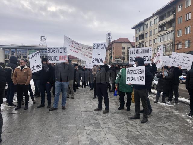 Aproape 100 de suceveni au protestat contra liderului AUR George Simion