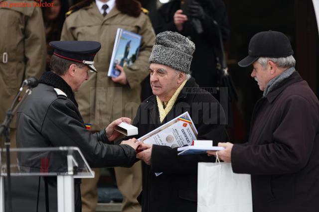 Spectacolul „10 pentru folclor: Hai să dăm mână cu mână!”, organizat la Colegiul Național Militar „Ștefan cel Mare”