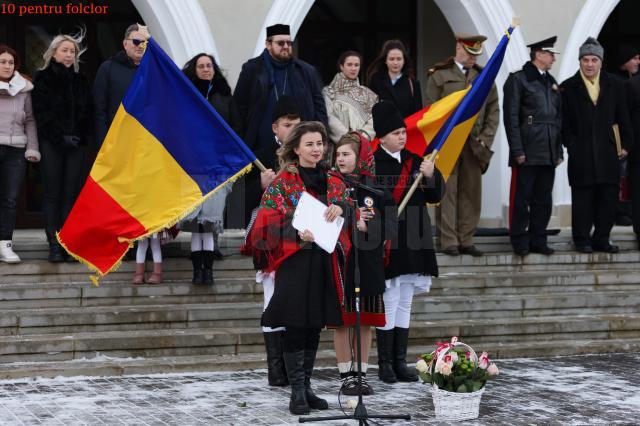 Spectacolul „10 pentru folclor: Hai să dăm mână cu mână!”, organizat la Colegiul Național Militar „Ștefan cel Mare”