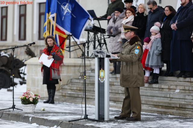 Spectacolul „10 pentru folclor: Hai să dăm mână cu mână!”, organizat la Colegiul Național Militar „Ștefan cel Mare”