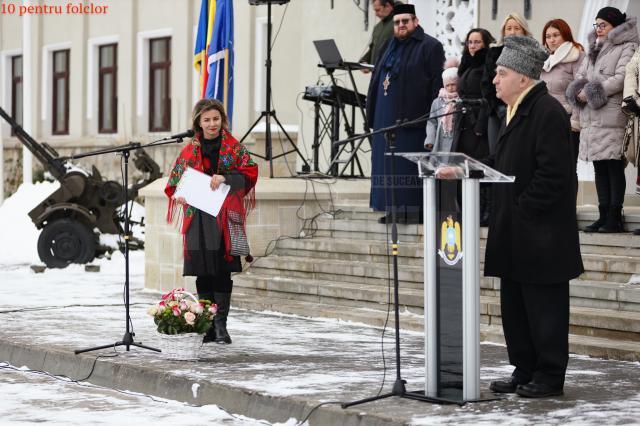 Spectacolul „10 pentru folclor: Hai să dăm mână cu mână!”, organizat la Colegiul Național Militar „Ștefan cel Mare”