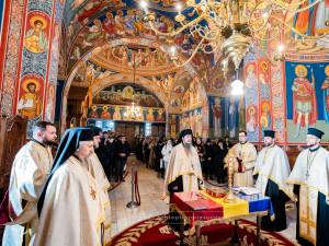 Slujbă de mulțumire la Mănăstirea „Sfântul Ioan cel Nou de la Suceava”, la aniversarea Unirii Principatelor Române