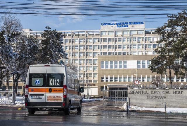 O echipă medicală de la Spitalul Clinic Suceava a operat 4 ore continuu pentru a salva viața și brațul unui bărbat