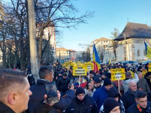 Numărul participanților la miting și marșul de protest a fost de 1.200 de persoane